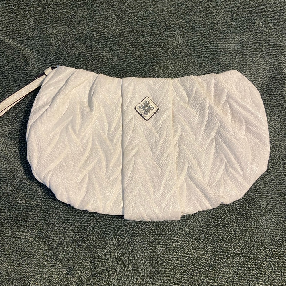 Simply Vera White Clutch - Picture 3 of 9
